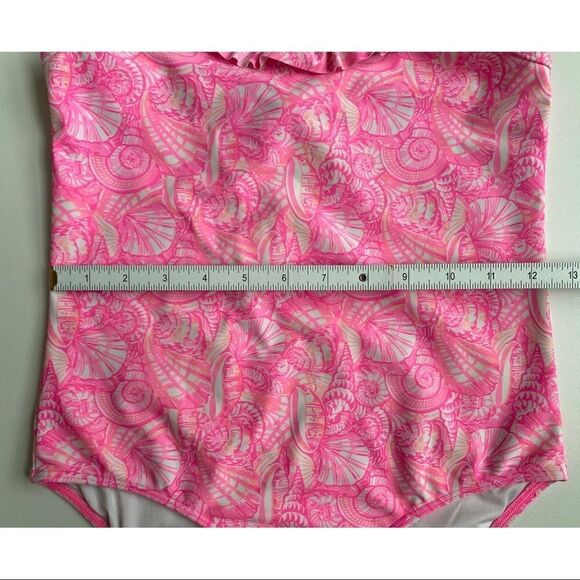 📌3/25 Vineyard Vines Girl Pink Shell Printed One Piece Ruffled Neck Swimsuit - Picture 6 of 10